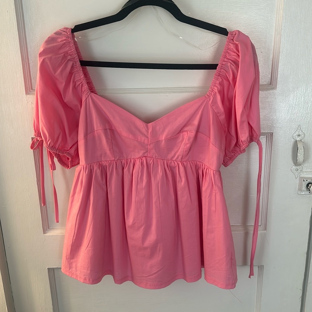 NWT Cute Pink top with puff sleeves size small